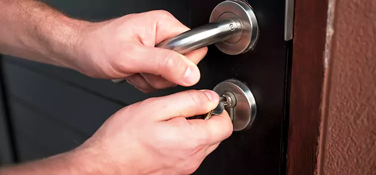 Door Closer Repair & Installation Sainte-Catherine